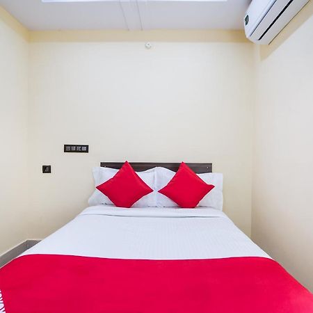 Готель Oyo Mohan Residency Kurmannapalem Екстер'єр фото