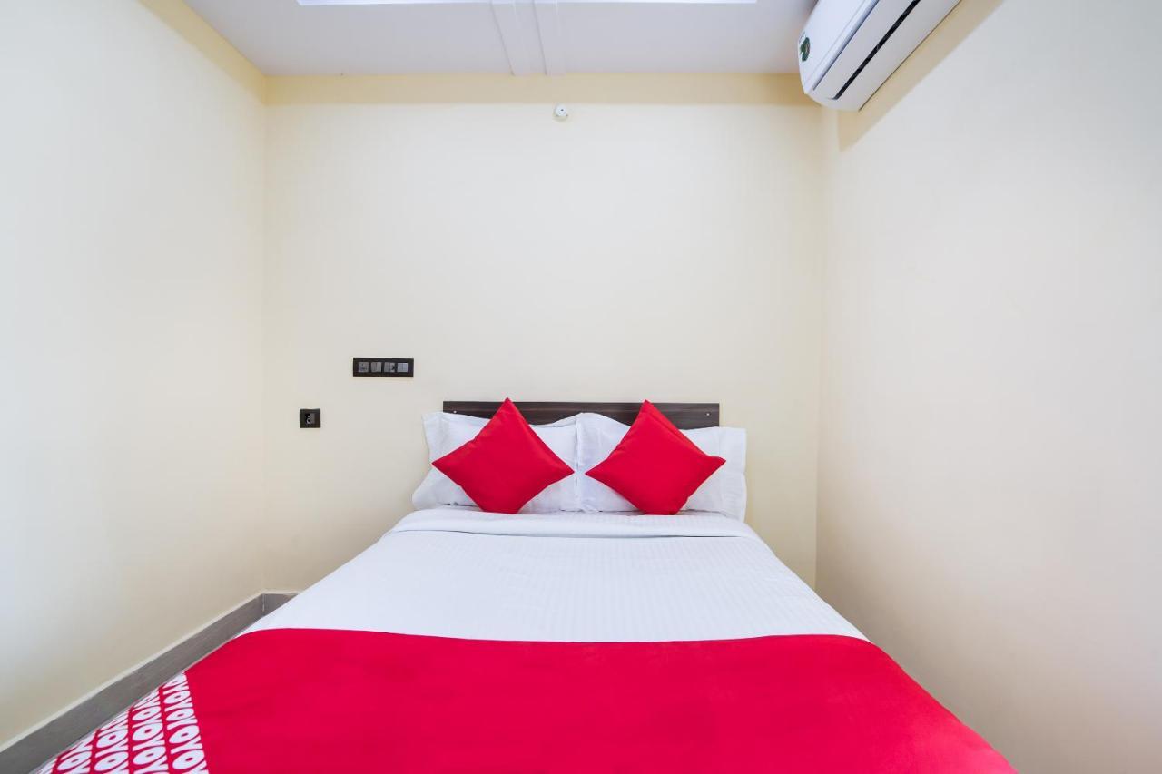 Готель Oyo Mohan Residency Kurmannapalem Екстер'єр фото