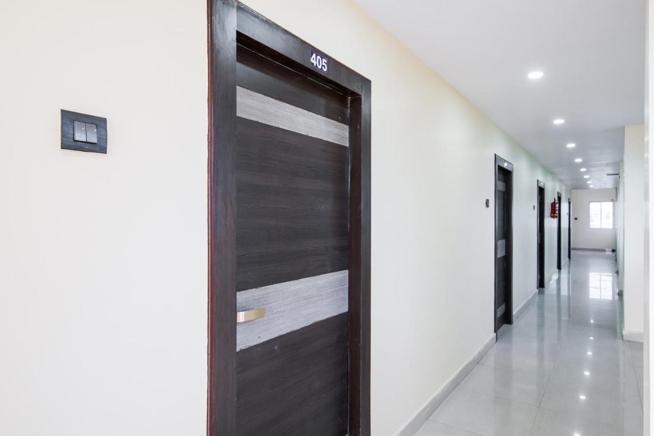 Готель Oyo Mohan Residency Kurmannapalem Екстер'єр фото